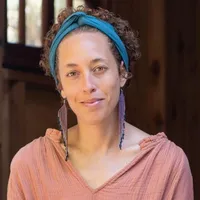 Portrait of Shina Kendall